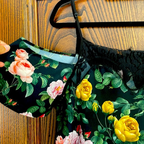 Delfi Collective Floral off the shoulder dress - Picture 2 of 3